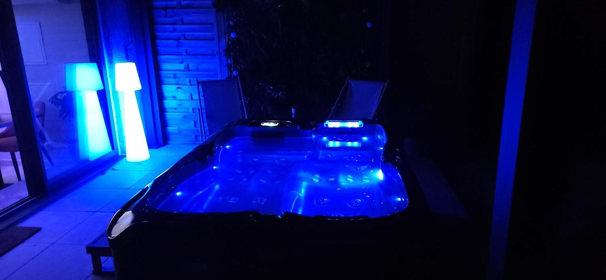 Honey Moon - Romantique Jacuzzi Et Ecran Cinema La Ciotat