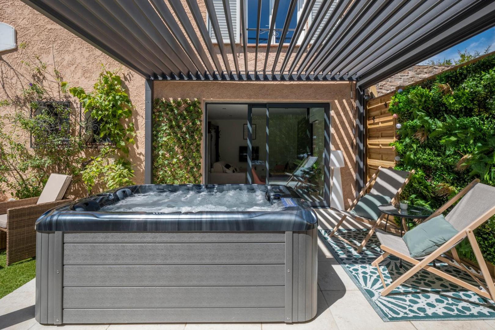 Honey Moon - Romantique Jacuzzi Et Ecran Cinema Apartment